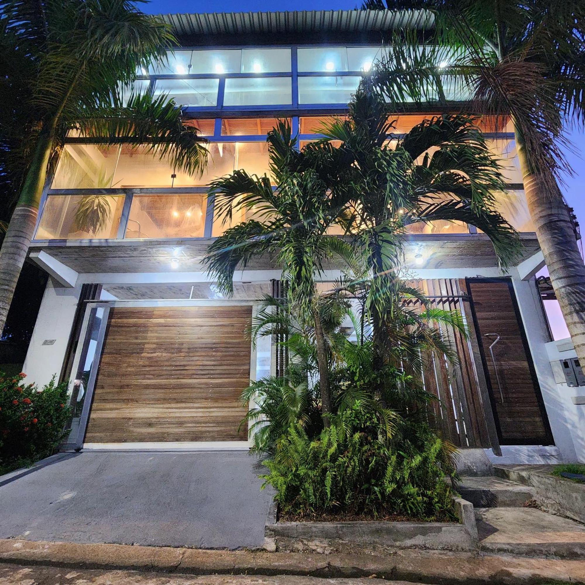 Отель A Casa Da Colonia Itacoatiara  Экстерьер фото